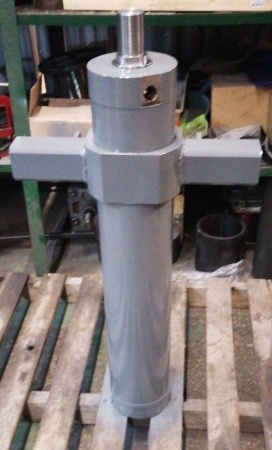 Пневмоцилиндр D 140 мм ход 606 мм ШП-02.06.00.000БСБ